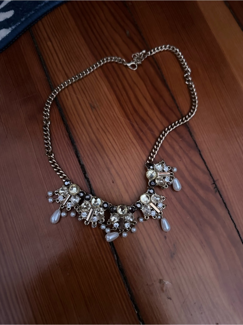3/$25 ✨ Gold Tone Rhinestone Faux Pearl Statement Necklace